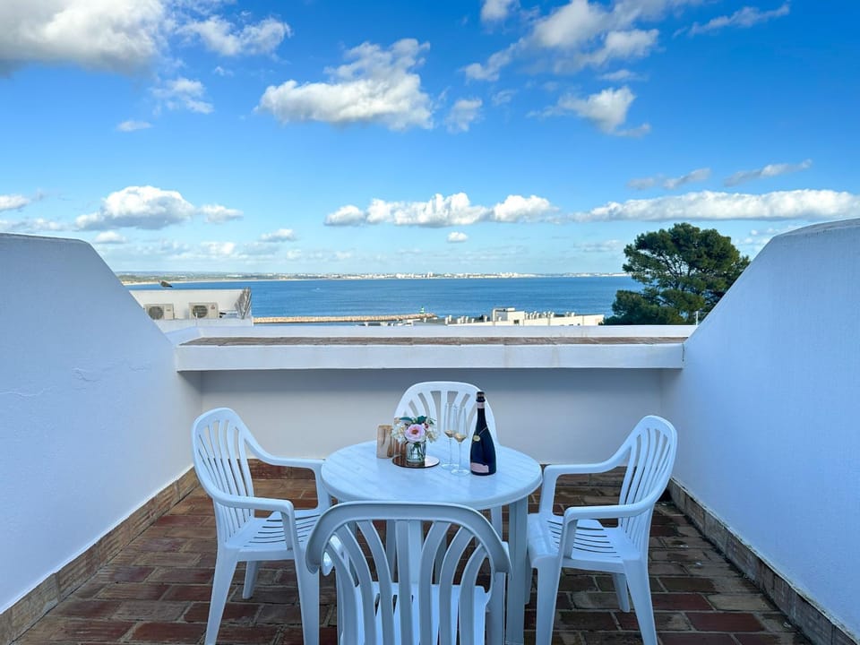 Patio, Natural landscape, View (from property/room), Balcony/Terrace, Seating area, Sea view