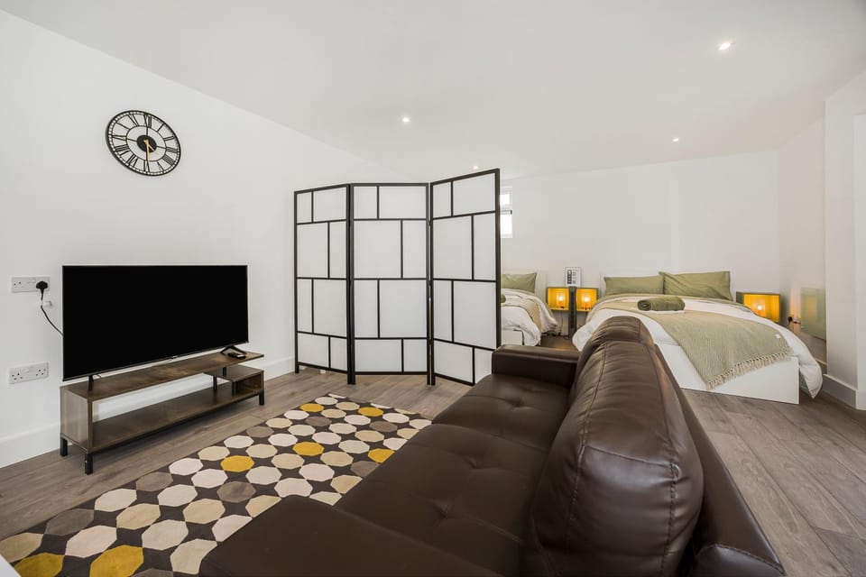 London Haven at Rutland House Apartment in Ilford