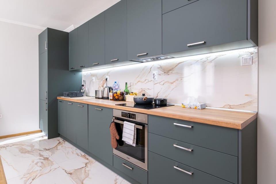 Kitchen or kitchenette, oven, pet friendly, stove, kitchen