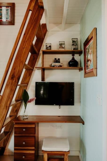 CoconutTree Bungalow of Villa Paraiso / Beachfront Apartment in Bocas del Toro Province