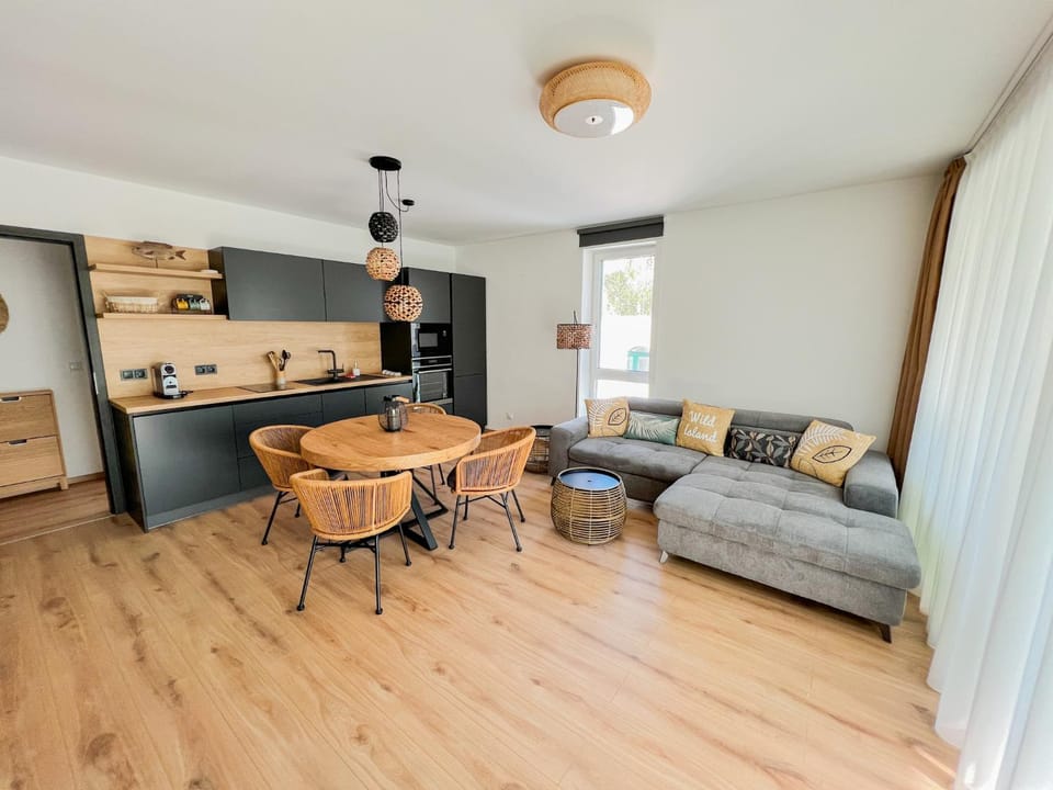 Kitchen or kitchenette, Living room, Dining area