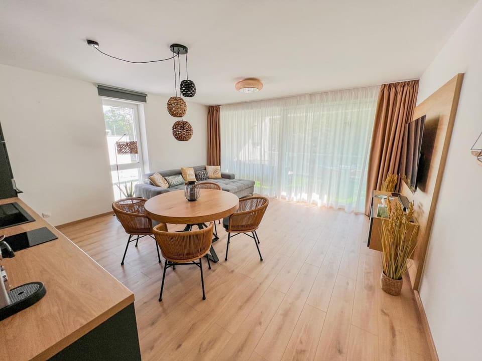 Living room, Dining area
