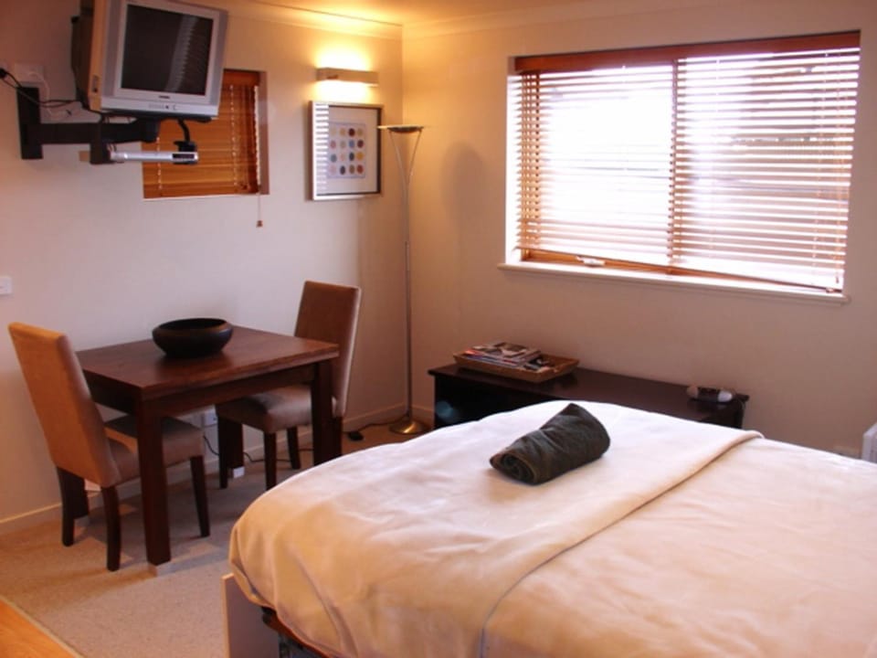 Schnapps Apartment in Hotham Heights