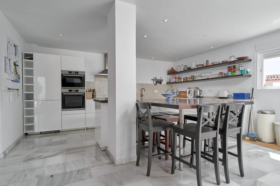 Property building, Kitchen or kitchenette, Living room