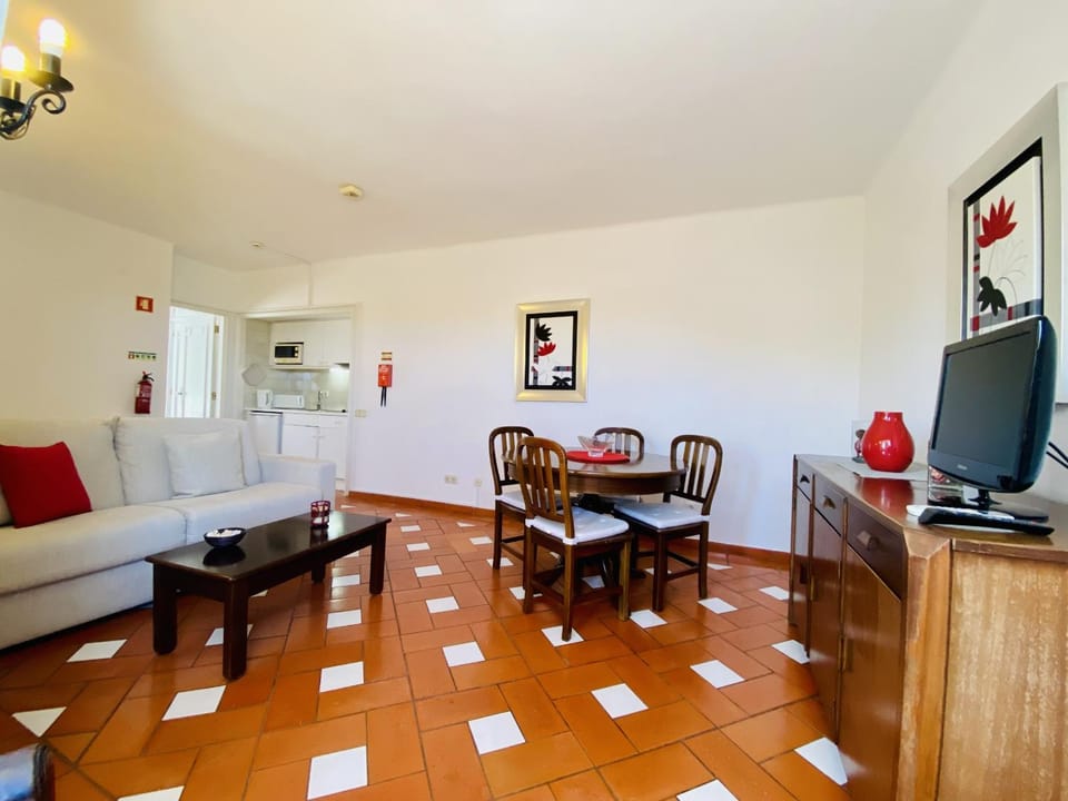 Communal lounge/ TV room, Kitchen or kitchenette