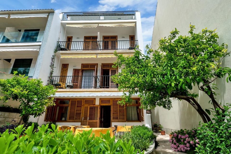 Property building, Garden