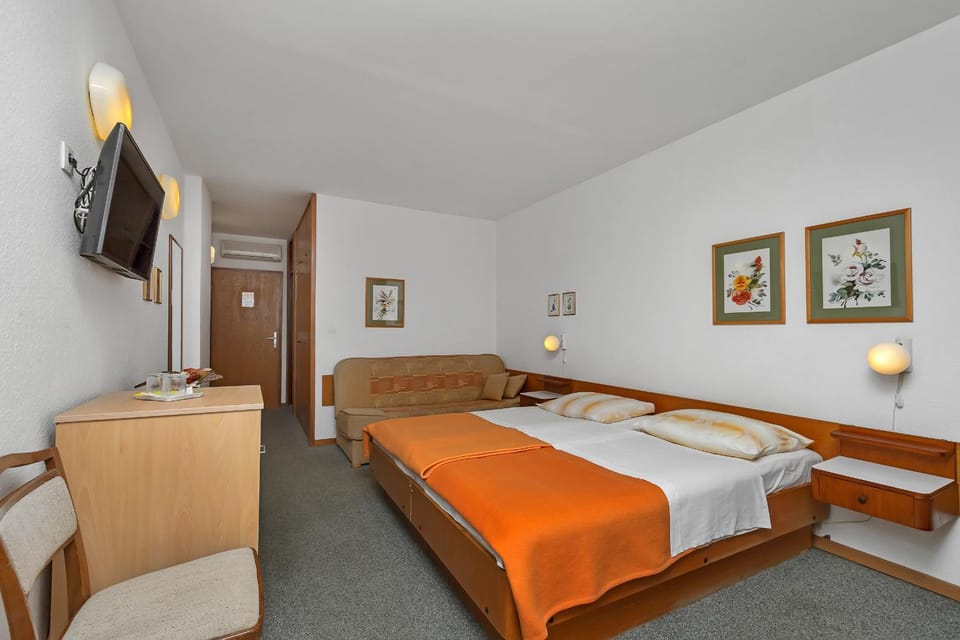 Haus Anne Brela Bed and Breakfast in Brela