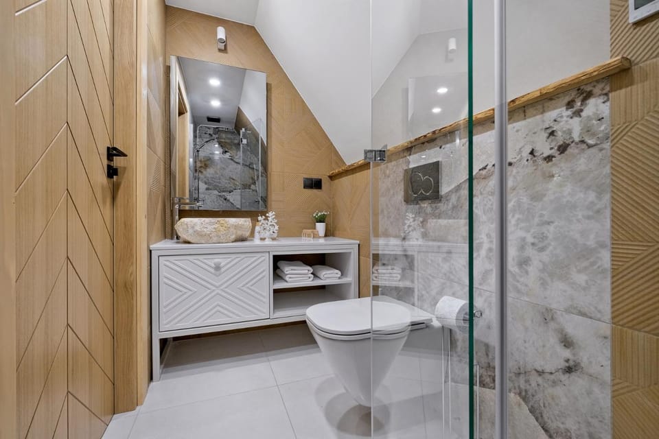 Shower, towels