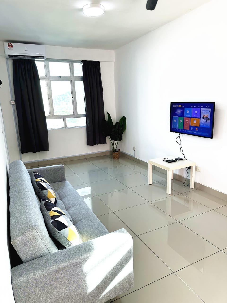 Communal lounge/ TV room, TV and multimedia, Living room, Seating area, Evening entertainment