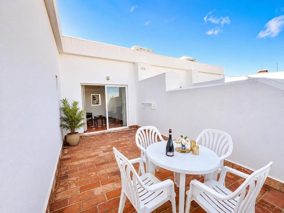 DUPLEX COM VISTA MAR E SOLARIO PRIVATIVO 5p Apartment in Lagos