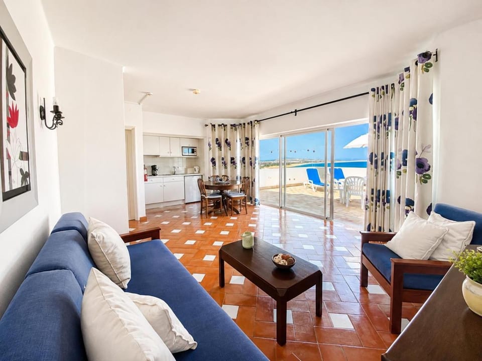 SUPERIOR COM VISTA MAR E SOLARIO PRIVATIVO 3 Px Apartment in Lagos