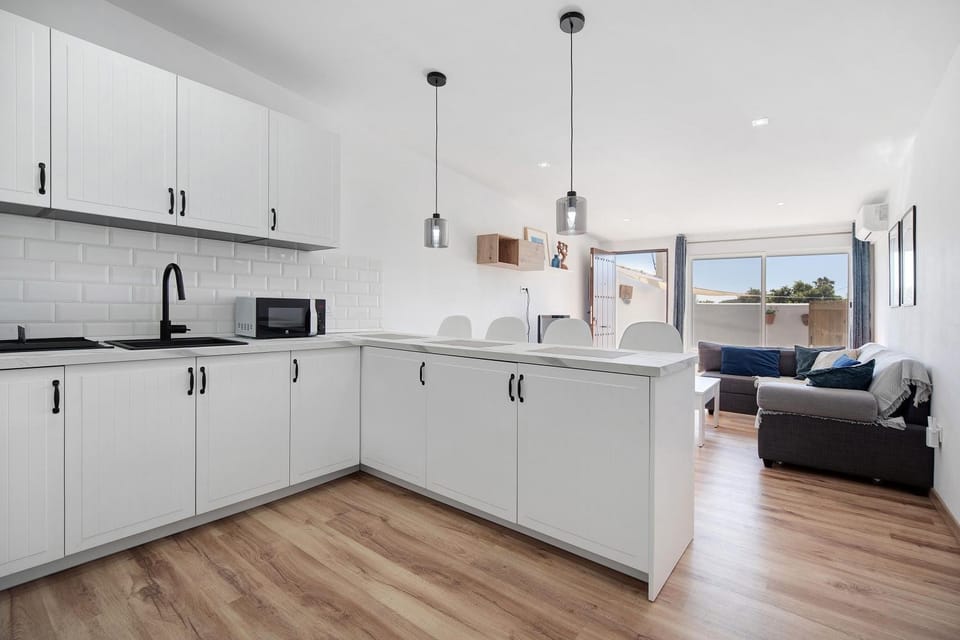 Kitchen or kitchenette, Living room