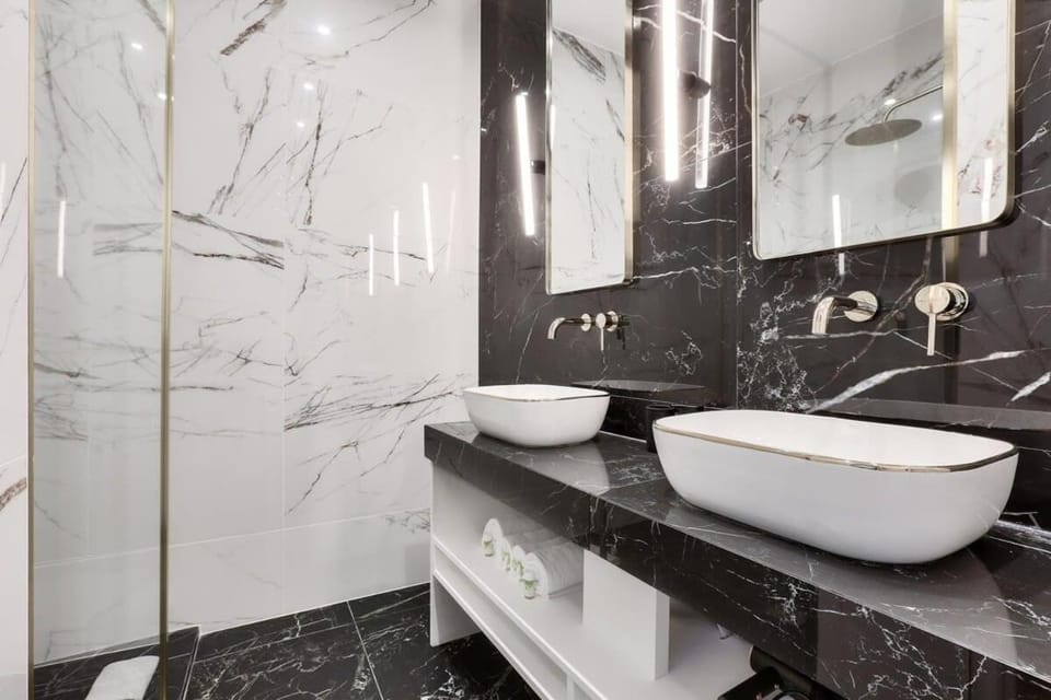 Beautiful 2BR in City Center of Paris Apartment in Paris