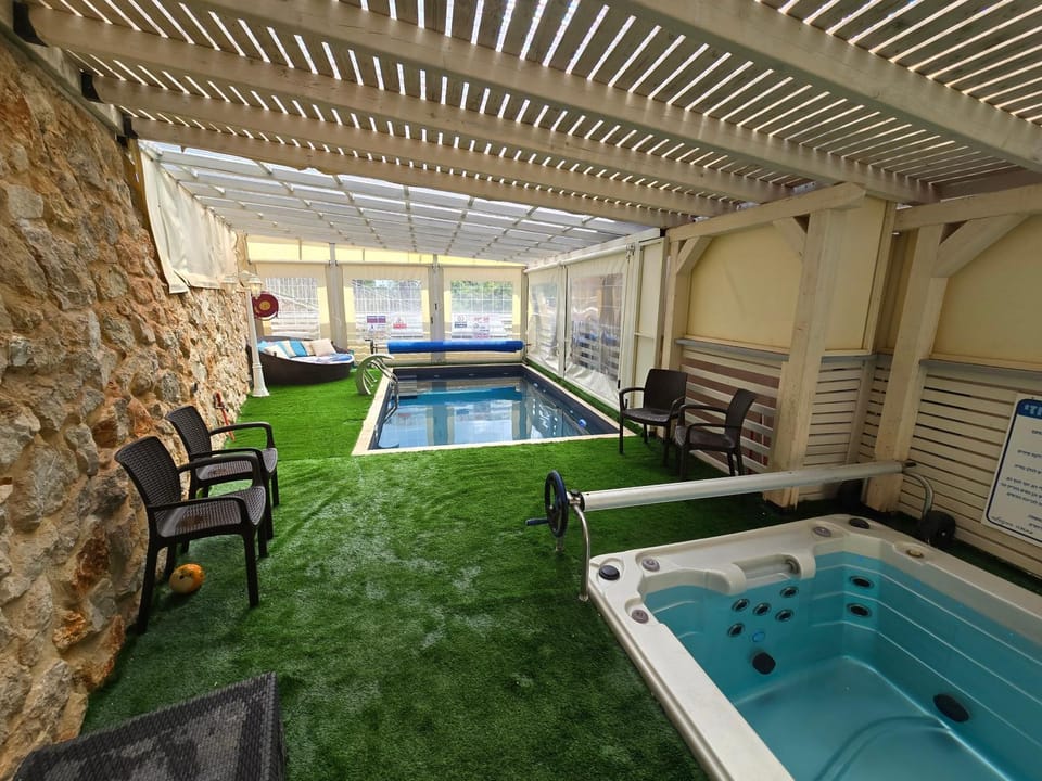 Swimming pool, sunbed