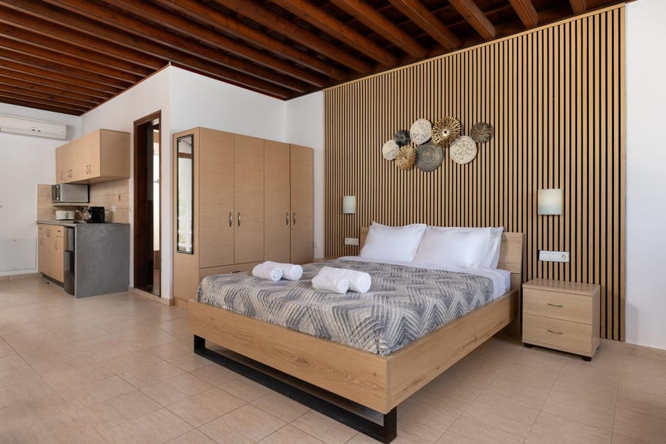 Bed, Kitchen or kitchenette