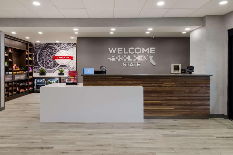 Lobby or reception, Lobby or reception