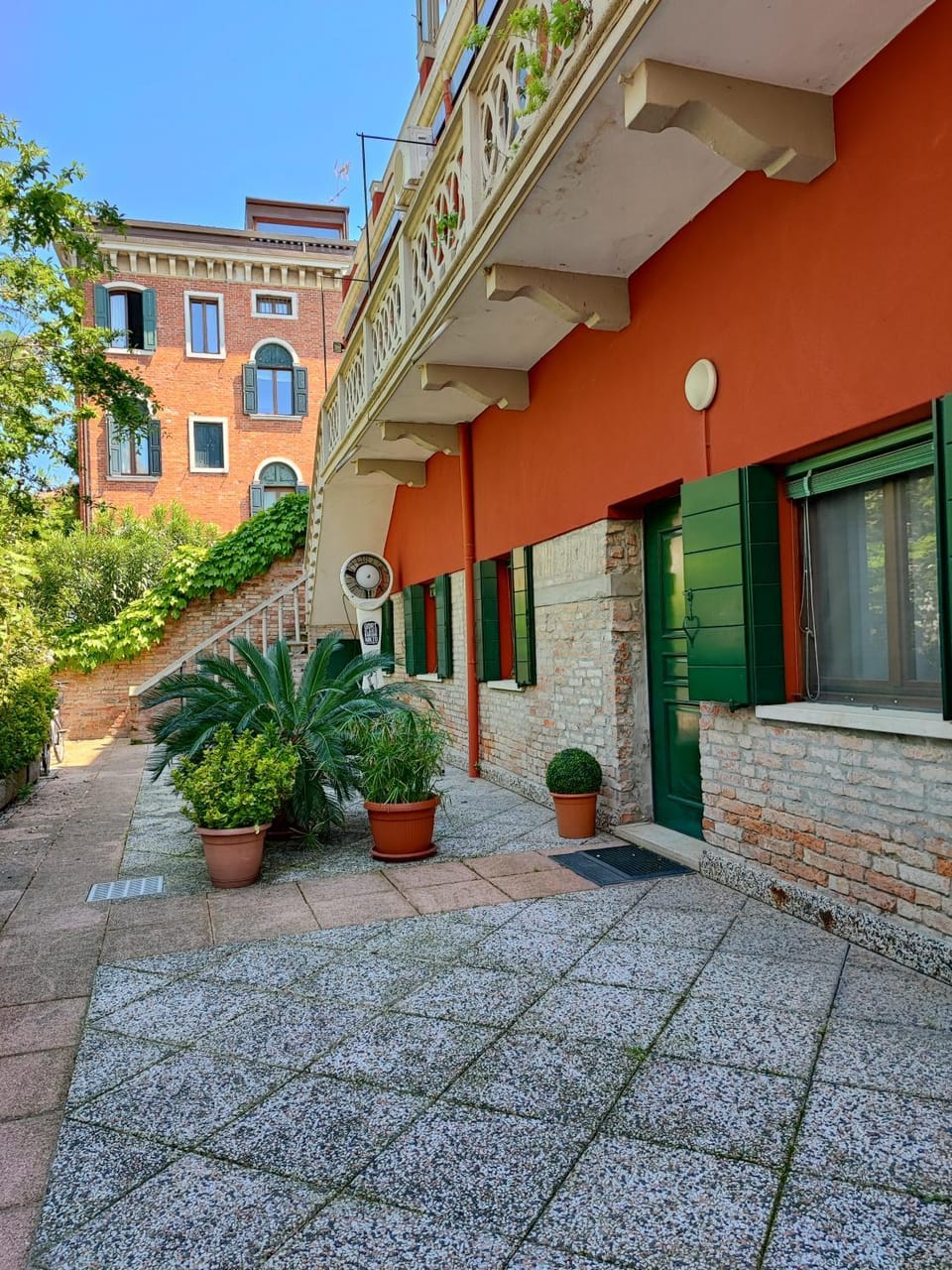 Leo's House with Garden Apartment in Lido di Venezia