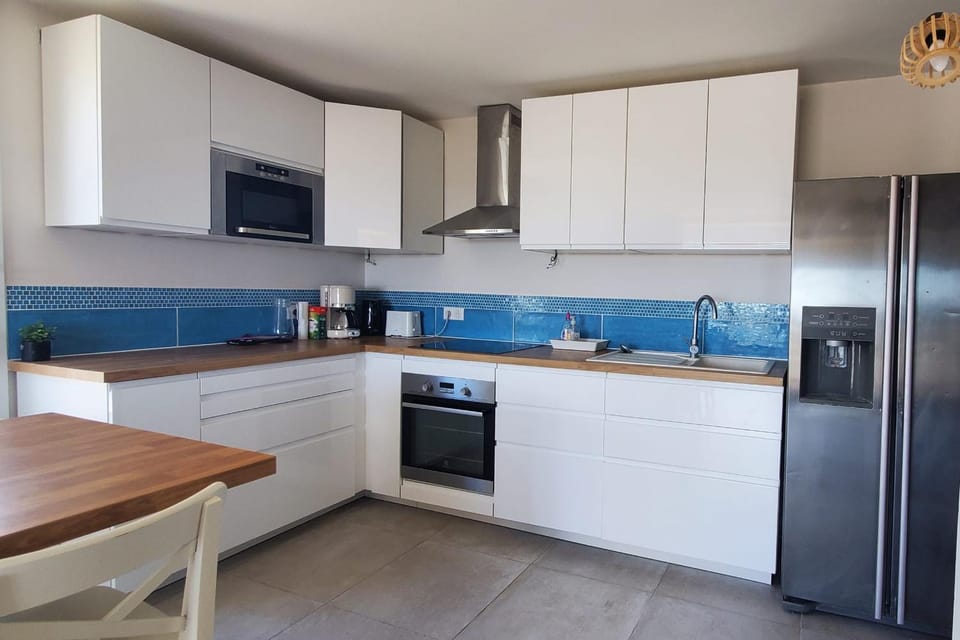 Spacious T4 with sea and Esterel views Apartment in Saint-Raphael