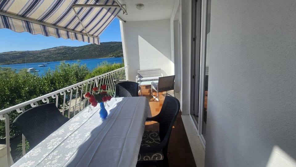 Natural landscape, Balcony/Terrace, Balcony/Terrace, Garden view, Garden view, Mountain view, Mountain view, Sea view
