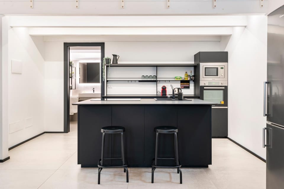 Coffee/tea facilities, Kitchen or kitchenette, minibar, oven, pet friendly, stove
