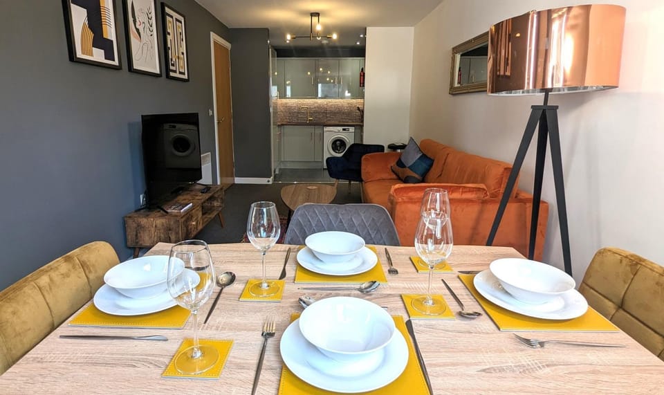 TV and multimedia, Kitchen or kitchenette, Seating area, Dining area, locker