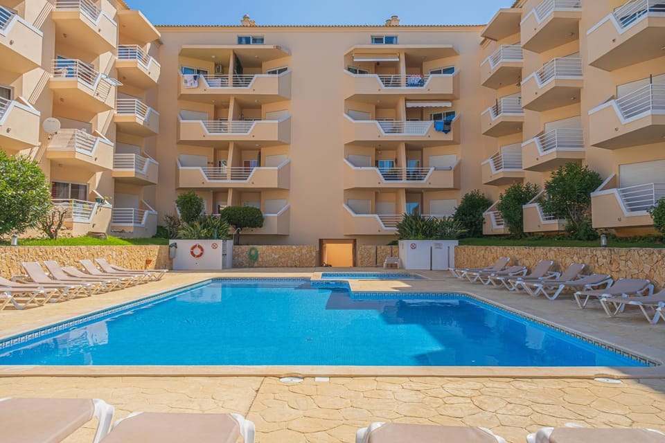 Quinta da Amoreira by the Pool Two Apartment in Alvor