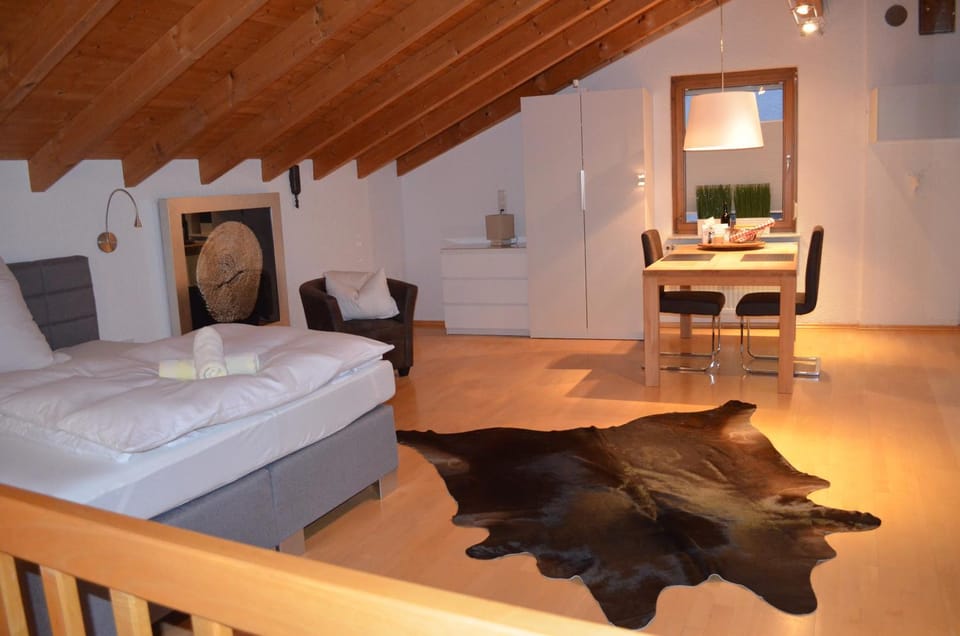 Dining area, Bedroom