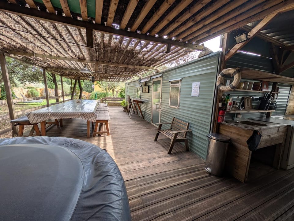 Les Cabanes de tout vent Country House in Sorgues