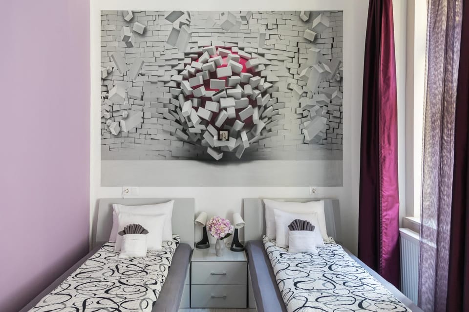 Photo of the whole room, Bedroom, towels