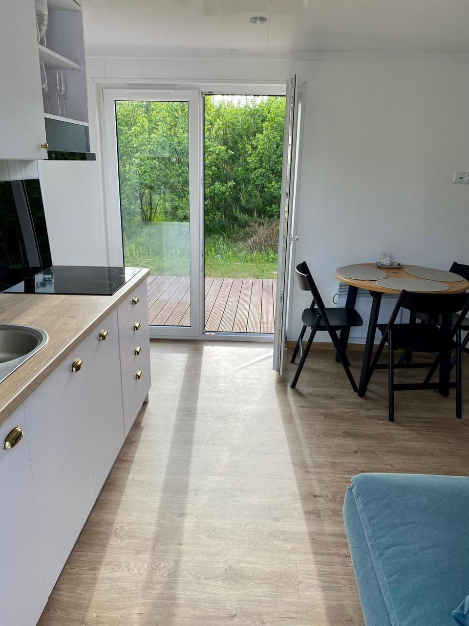 View (from property/room), Balcony/Terrace, Kitchen or kitchenette, Living room, Dining area, Garden view