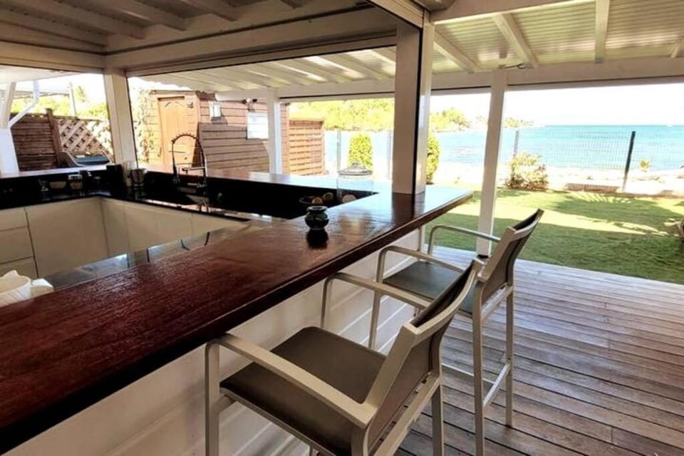 Kitchen or kitchenette, Lounge or bar