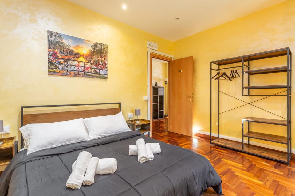 Bed, Bedroom, towels, wardrobe