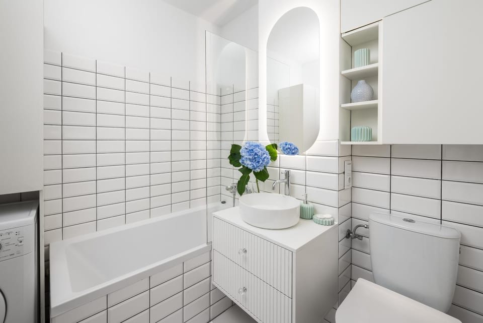 New Metropolis 2-Bedroom Suite 900m to Central Station with Air-conditioning Apartment in Warsaw