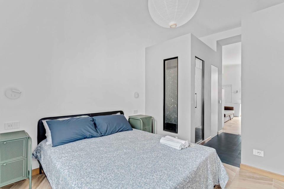 Bed, Photo of the whole room, Bedroom, towels, wardrobe