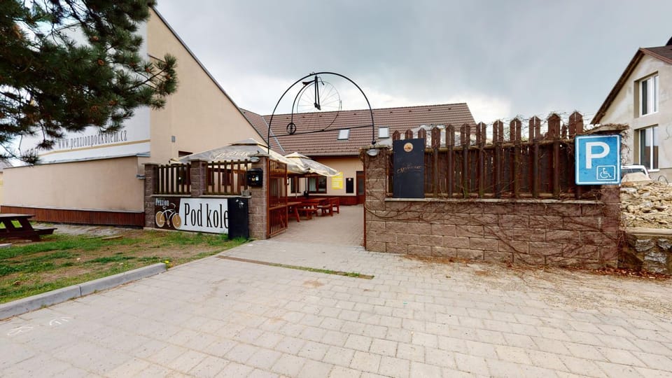 Property building, Location