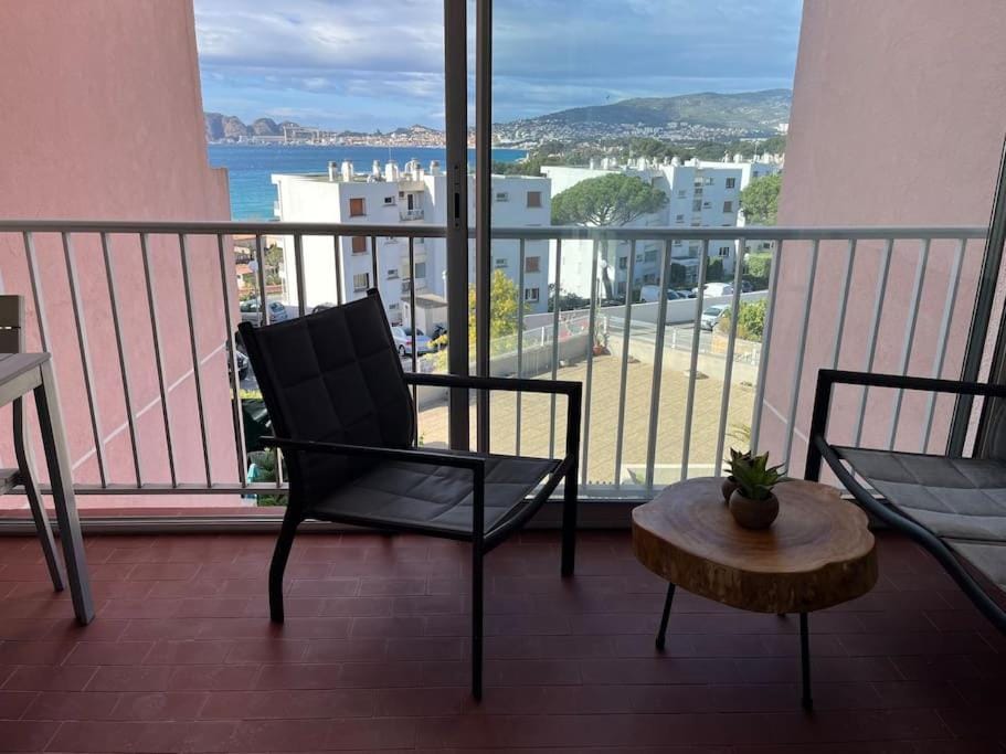 T2 pleine vue mer, plage à pied - la ciotat Apartment in La Ciotat