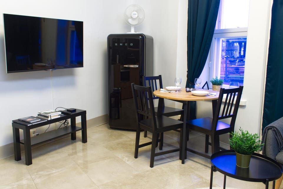 TV and multimedia, Dining area