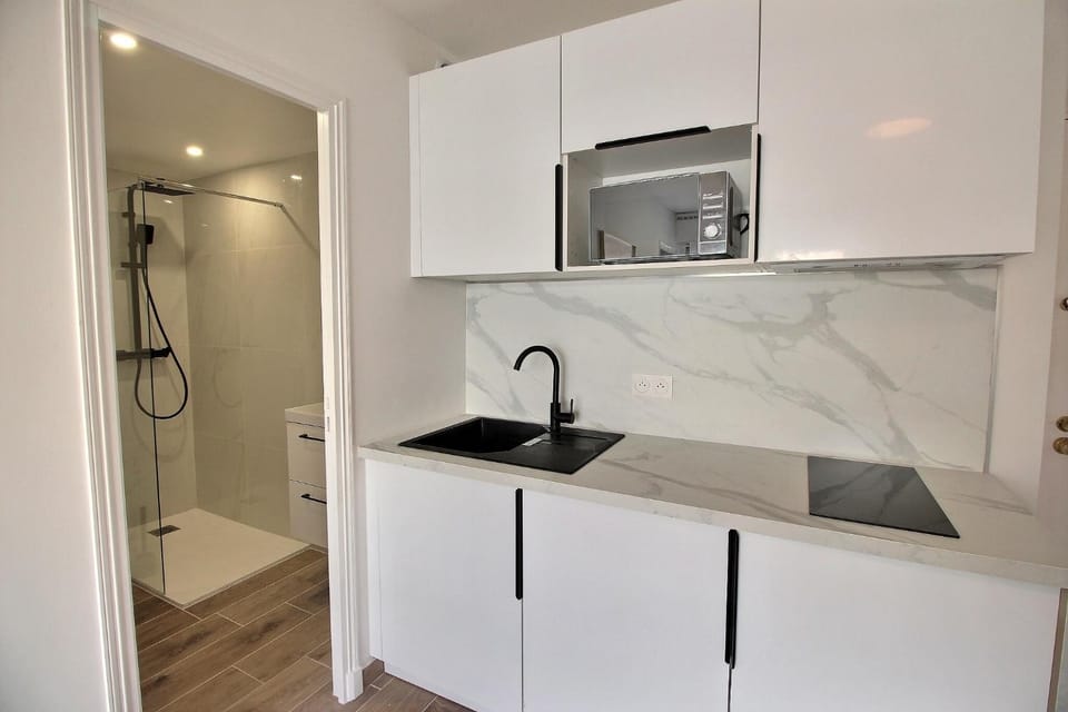 Bathroom, kitchen