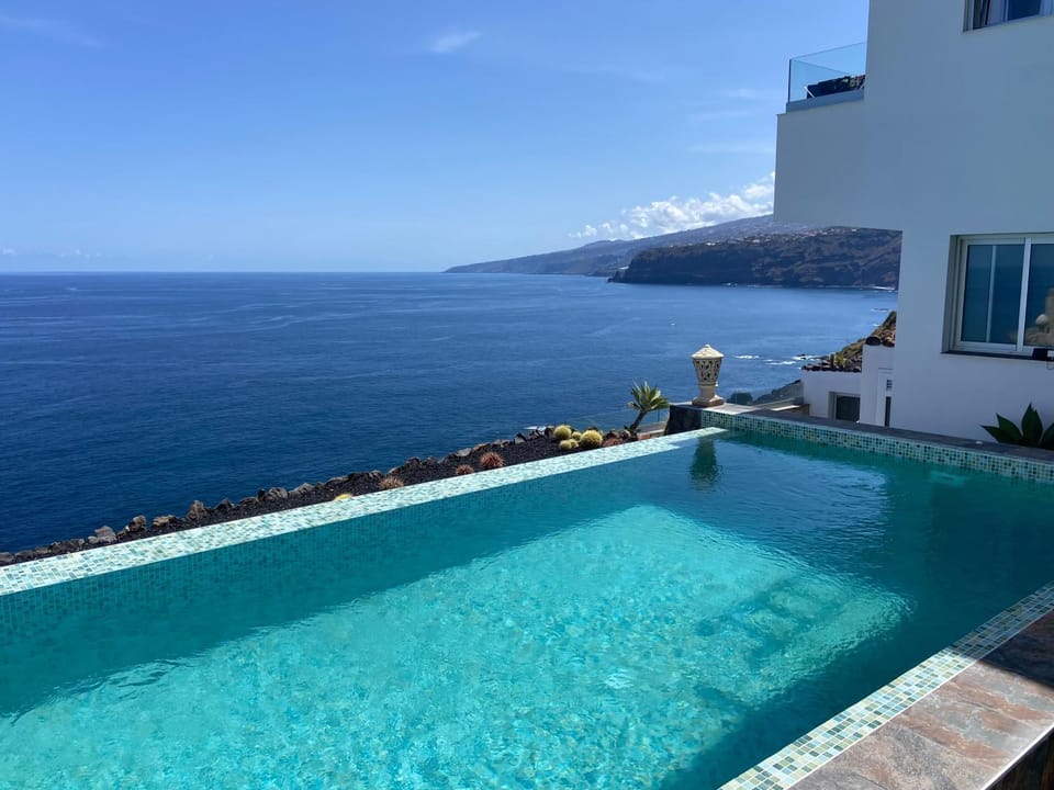 Day, Natural landscape, Mountain view, Pool view, Sea view, Swimming pool, Swimming pool