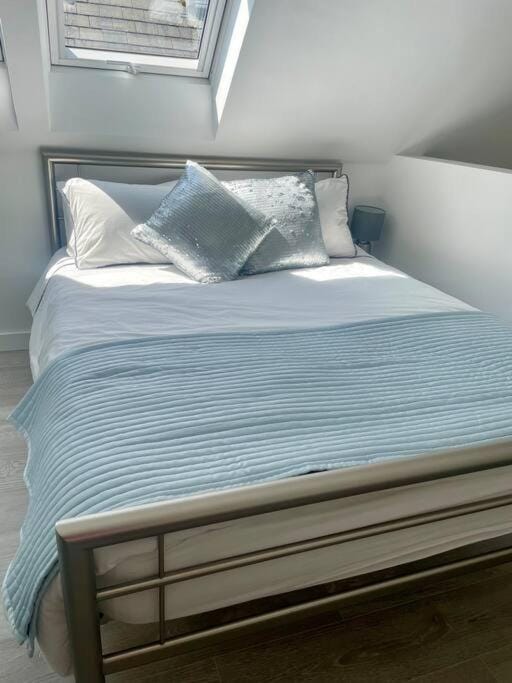 Cosy accommodation, easy walk to beach! House in New Forest District
