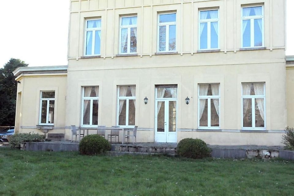 Petit château à la campagne. Villa in Hauts-de-France