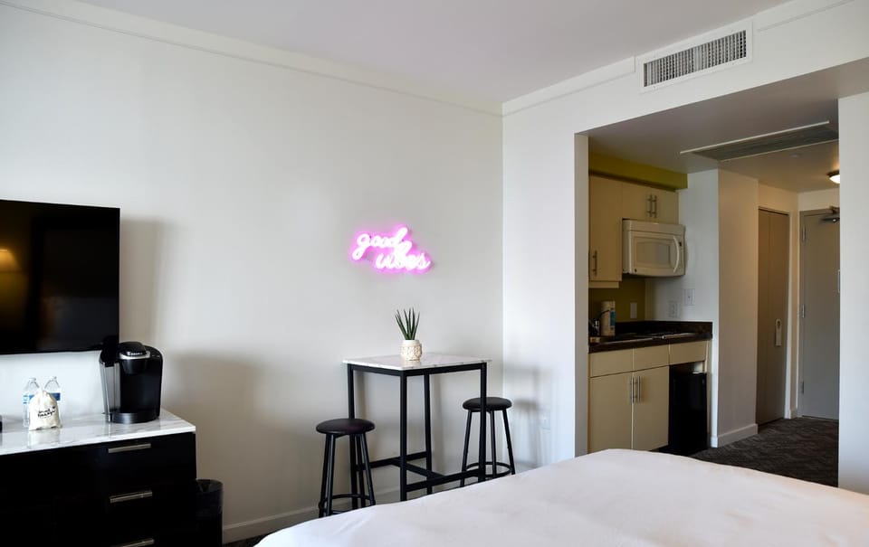 Stunning 12th Floor Studio In The Heart Of Grove House in Coconut Grove