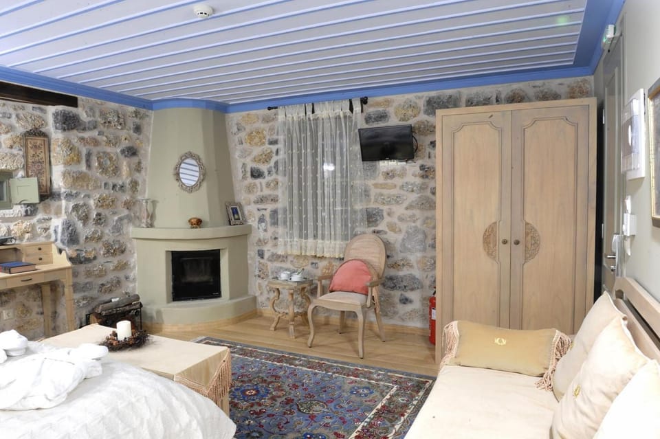 Bed, Seating area