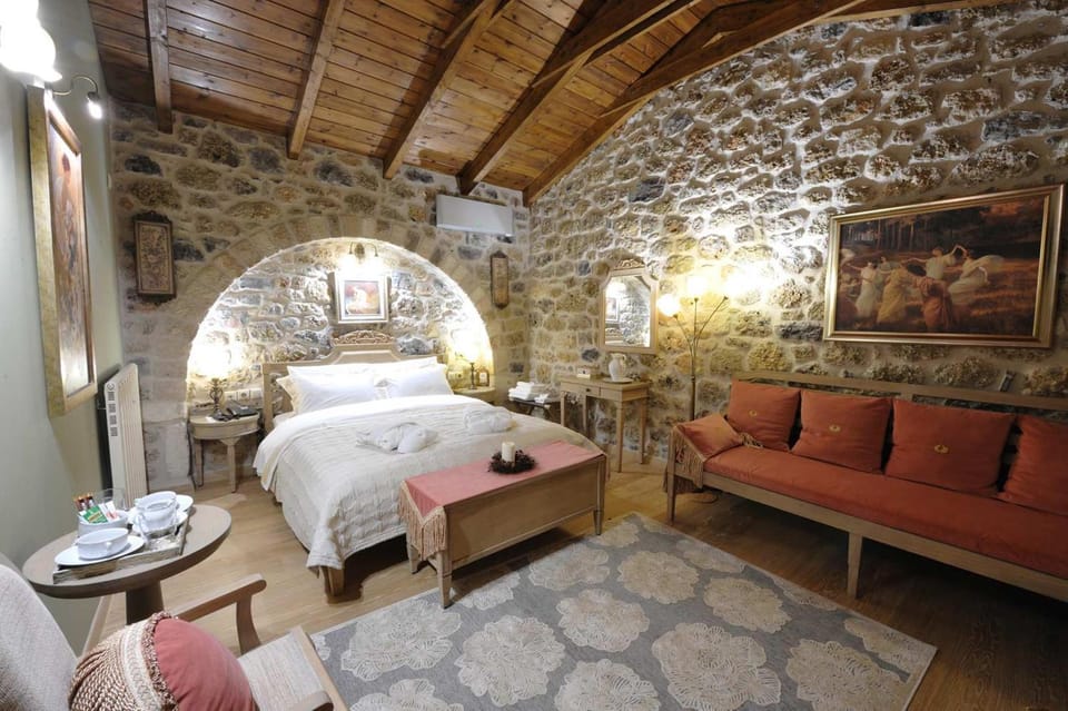 Bed, Seating area
