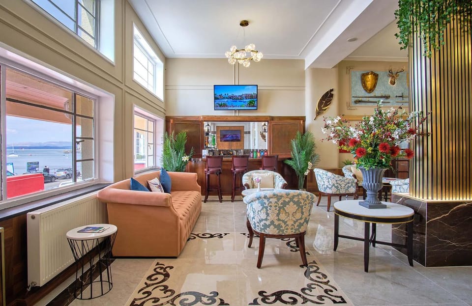 Communal lounge/ TV room, Living room