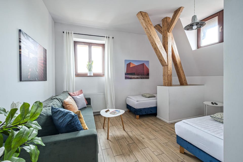 Bed, Living room, Seating area