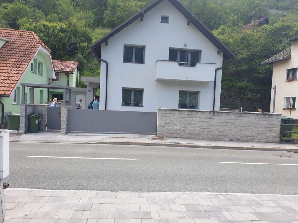 Property building, Facade/entrance, Off site, Day, On site