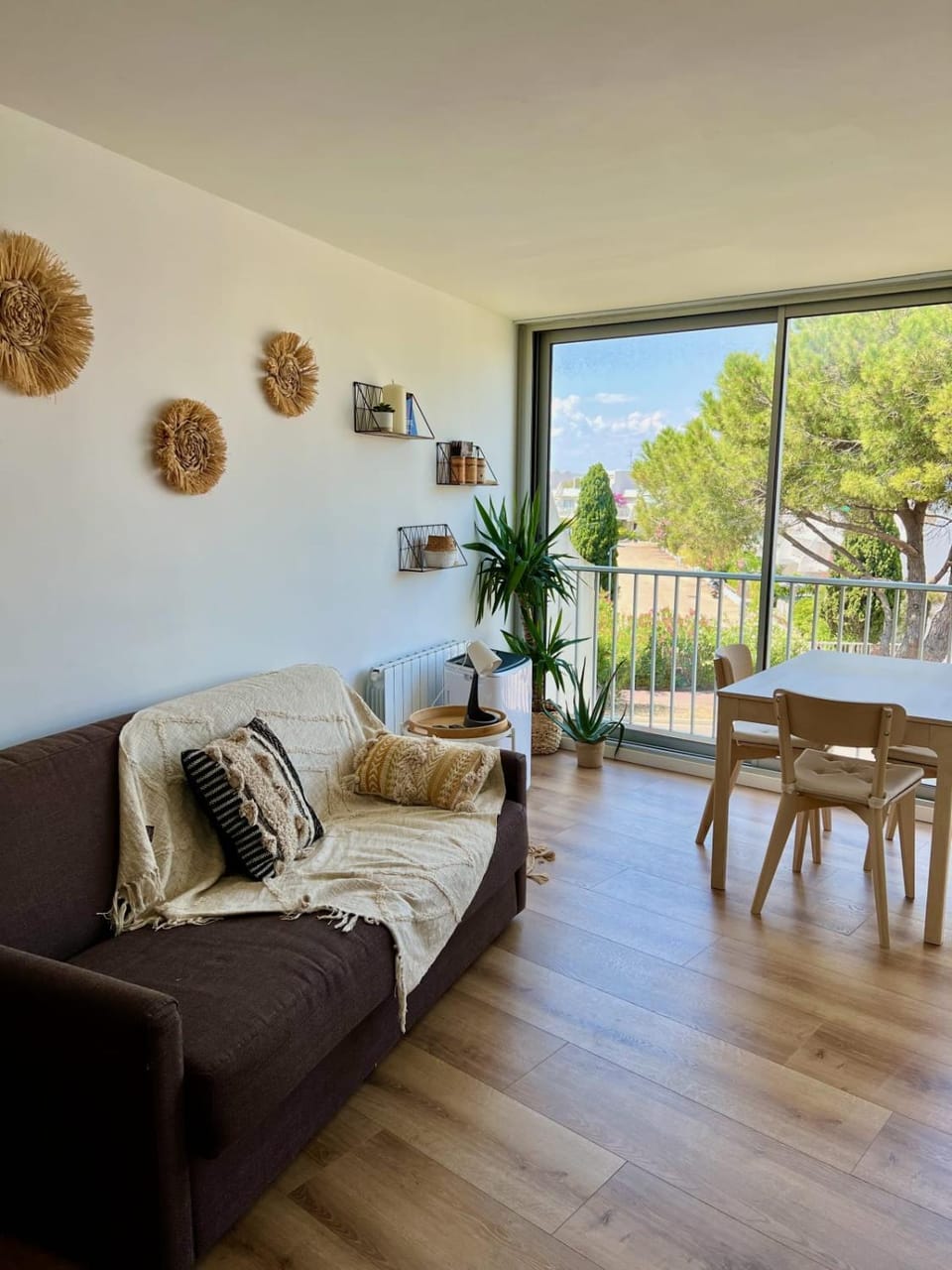 Day, Natural landscape, View (from property/room), Living room, Seating area, Dining area