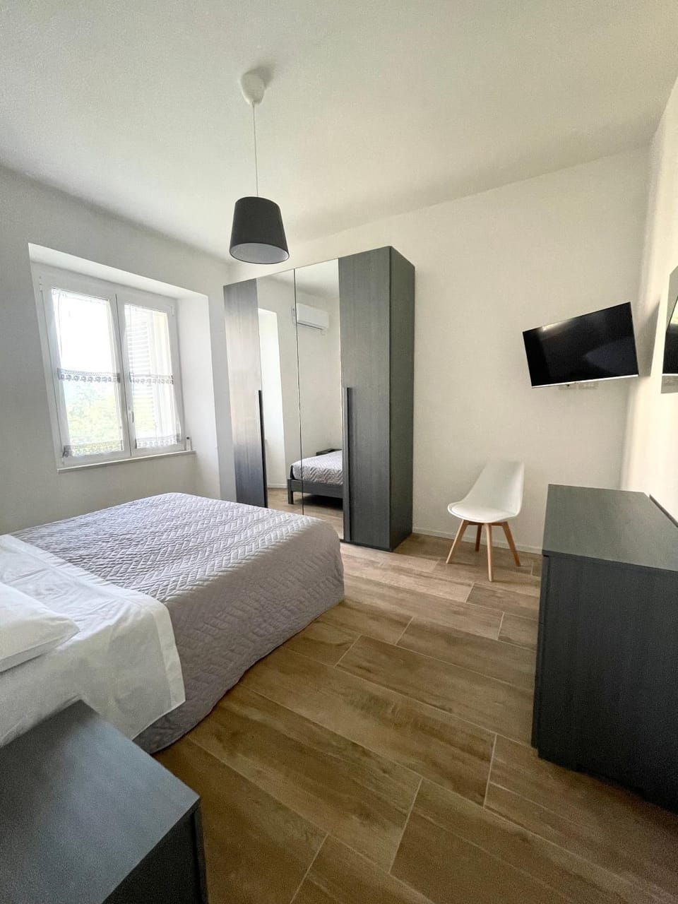 TV and multimedia, Bedroom, wardrobe, air conditioner