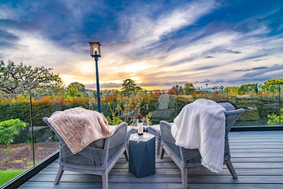 Walk to Beach Stunning Views La Jolla Shores House in La Jolla Shores